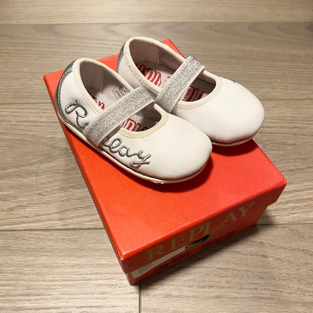 REPLAY baby sneakers, UK Size 20 (size 4 US), BNIB